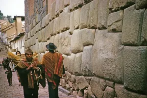 Peruvian Historical Landmarks Stampe: Subtitle: Inca palace wall, Cuzco, Peru, South America 1962, South America