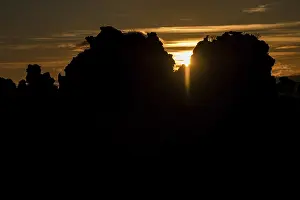 Myvatn Landscape Photography Stampe: Sunset, backlight, lava formations