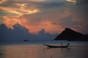 Sunset Over The Ocean Stampe: Sunset boat clouds