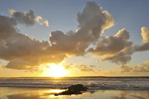 Cloudy Sky Reflections Stampe: Sunset and cloudy sky with reflection on the Atlantic