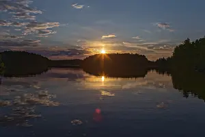 Stampe di Tramonto, riflessione sul lago, Linnansaari, Finlandia Lago Stampe: Tramonto, riflesso sul lago.