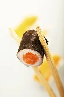 Studio Shot Fish Dish Stampe: Sushi