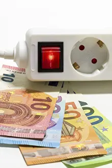 Electricity Tariff Prices Stampe: Switchable socket strip, euro banknotes