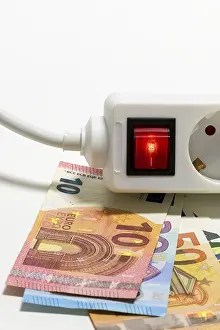 Energy Saving Hints Stampe: Switchable socket strip, euro banknotes
