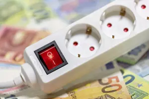Energy Efficiency Stampe: Switchable socket strip, euro banknotes