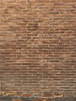 Urban Exterior View Stampe: A textured red brick wall with a consistent horizontal pattern