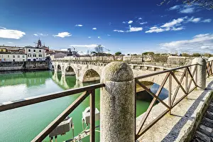 Rimini Stampe: Il Ponte di Tiberio a Rimini, uno dei più solidi edifici architettonici costruiti dai Romani