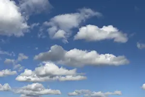 Cumulus Fractus Clouds Stampe: In the upper half of the image