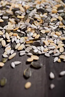 Studio Shot Of Nuts Stampe: Various nuts and kernels