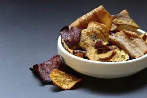 Vegetable Chips Stampe: Vegetable chips in shell, consisting of carrots