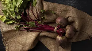 Root Vegetable Photography Stampe: Top view beets sack