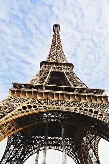Eiffel Tower Paris Stampe: Bottom view of Eiffel tower in Paris