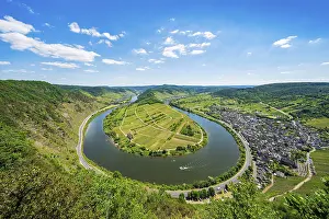 Moselle Valley Landscape Stampe: View of the Moselle loop, Bremm