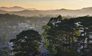 Vietnam Aerial Photography Stampe: View over the rooftops of Dalat