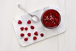 Transparent Pot Stampe: Top view of transparent pot with raspberry jam