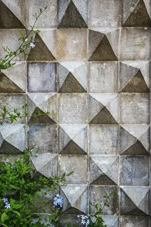 Deserted Structure Design Stampe: Wall pattern pyramid in shadow