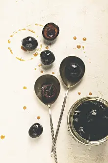 Top View Image Stampe: Walnut jam, on the table, top view
