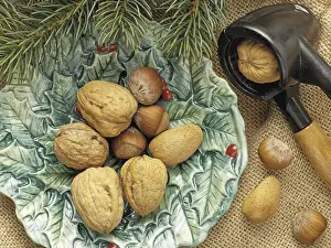 Deserted Indoor Space Photo Stampe: Walnuts, almonds, hazelnuts, nutcracker