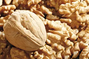 Studio Shot Backgrounds Stampe: Walnuts, full format