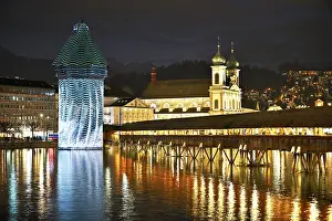 Chapel Bridge At Dusk Stampe: Wassertum with light installation