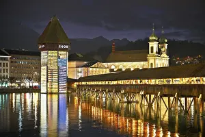 Central Europe Cityscape Stampe: Wassertum with light installation