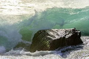 Stormy Weather Photography Stampe: Waves breaking on the stone during sunset
