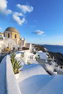 Mediterranean Evening Light Stampe: Whitewashed architecture at sunset