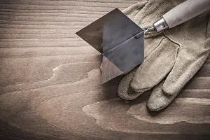 Professional Workwear Attire Stampe: Working gloves and angle former