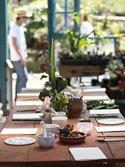 Ecological Food Photography Stampe: Workshop table with mortars, pestles