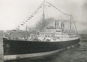 Vintage Ocean Liner Stampe: The year is 1925