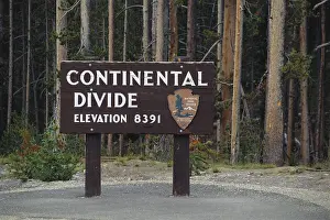 Wyoming National Parks Stampe: Continental Divide