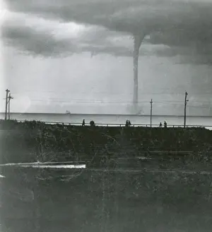 Severe Weather Conditions Stampe: Waterspout